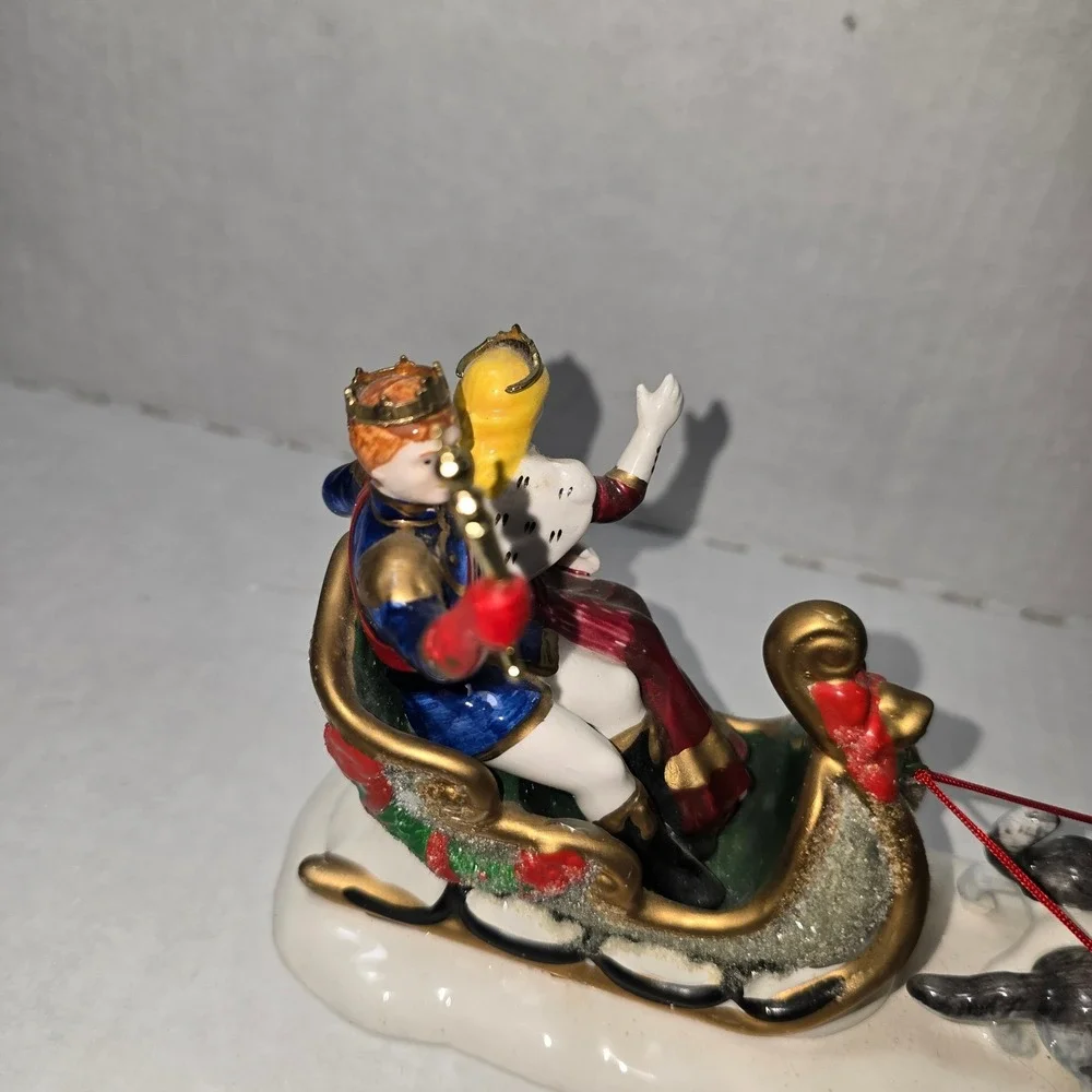 Department 56 Original Snow Village SNOW CARNIVAL KING & QUEEN‎ *read* - retired